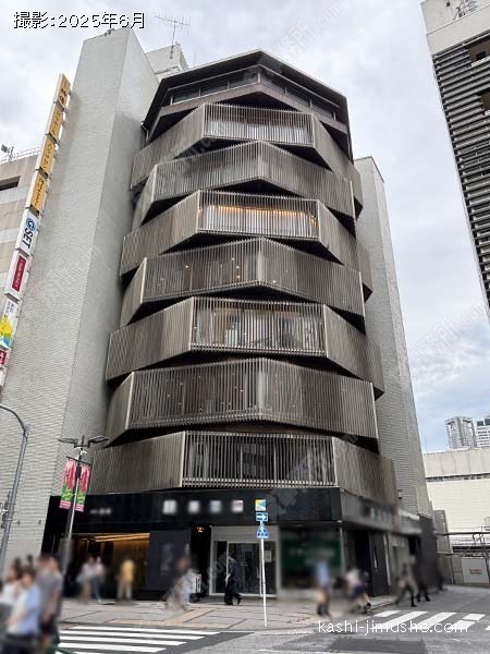 安与ビルの外観