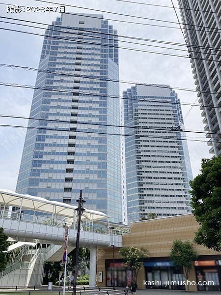 新川崎ツインタワーの外観