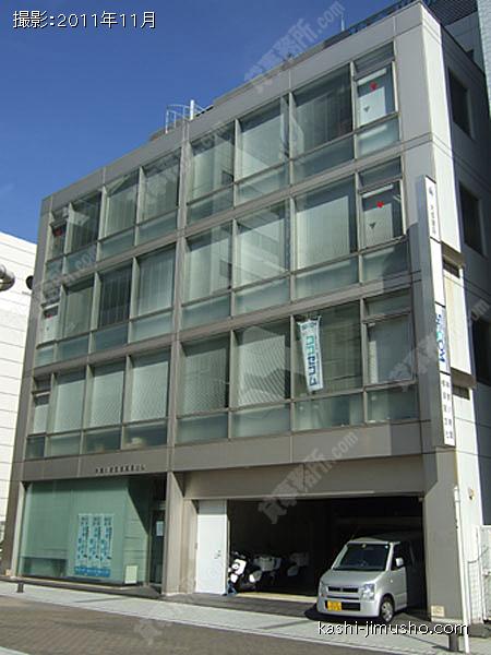 神奈川新聞横須賀ビルの外観
