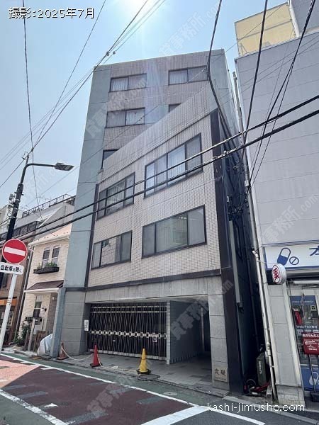 TSビルの外観