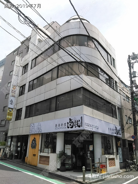 新宿オービルの外観