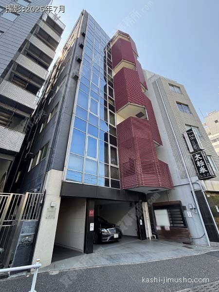 新宿WEST COURTの外観
