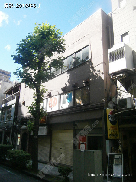 住五ビルの外観