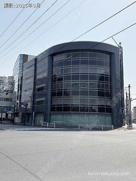 Crobis立川の外観
